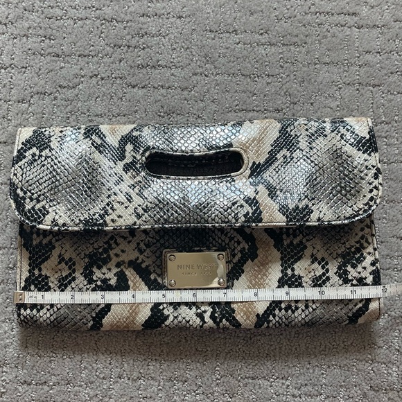 Nine West Python Snake Skin Envelope Clutch Handbag {Pre-Owned} - Picture 7 of 10